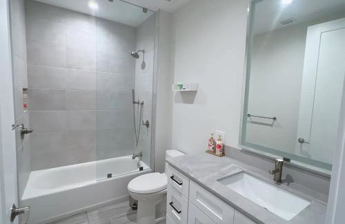 Lux property great for 1 to 8 Guests-family trip ,5Beds 2Rooms Staycation with Gym and EV, proximity to Downtown and Beaches - Foto 57