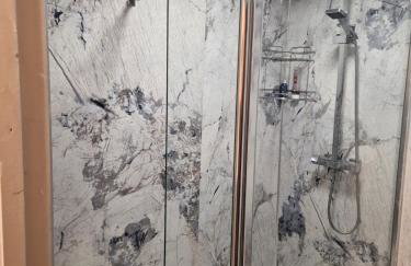 Family-Friendly Detached House Near Leeds and Bradford with Garden - Foto 7