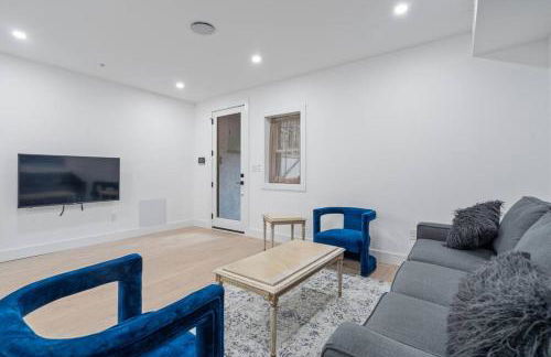 Charming Oasis in DC near Metro with Fenced Backyard Free Parking and WIFI Capitol View1 - Foto 28