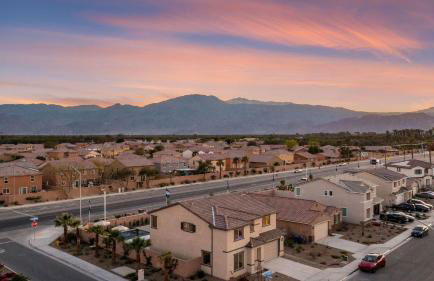 Desert Eden by Avantstay 6BR w/ Ensuite Backyard Oasis w/ Pool & Hot Tub! - Foto 90