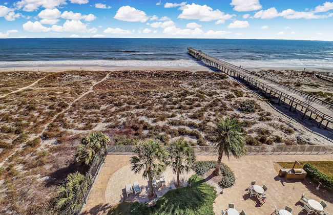 Beach Condo Miles-long Views Sand and Sea, Access to Private Fishing Pier by RedAwning - Foto 26