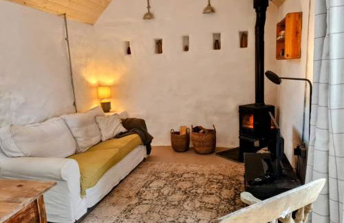 Cosy Couples Retreat at THE COOP with Hot Tub - Foto 7