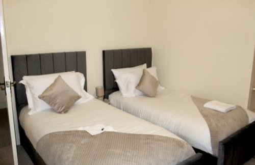 4 bedroom home with games room - sleeps 8 Perfect for families, groups and contractors - Foto 18