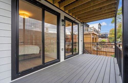 Capitol View 2 DC Townhouse Condo with Private Backyard and Garage Parking - Foto 11