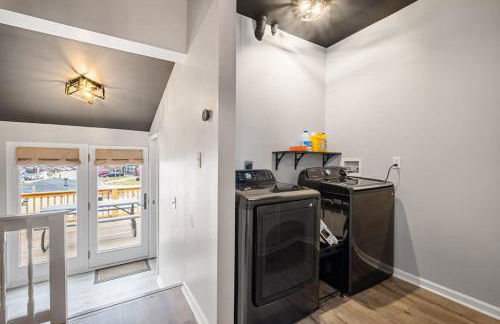 Spacious retreat w private backyard near downtown - Foto 30