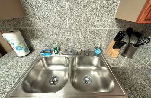 Downtown 1BR Stay Walk to Cafes & Parks - Foto 35