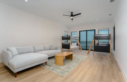 Waterfront Home with Pool Spacious Bay , Sleeps 16 - Foto 50