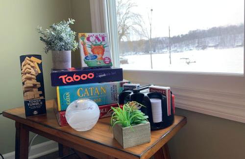 Modern SW Michigan Lakefront Home with Fireplace - Foto 56