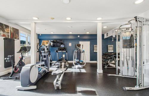 Blueground Emeryville pool nr Bay Street Park SFO-1987 - Foto 21