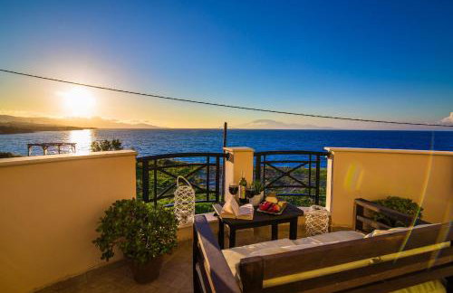 Kondarini Sea View Villa, Just 290m from the beach, by ZanteWize - Foto 1