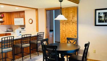 Top Floor Luxury, Sauna, Private Pool, Lake Bellaire Beach, 5 beds, 4 full bath - Foto 5