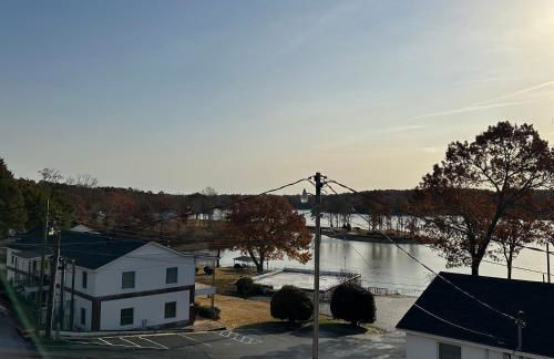 LAKEFRONT 7 MIN to OAKLAWN & 10 MIN to DOWNTOWN STR License #A22-0004 - Foto 11