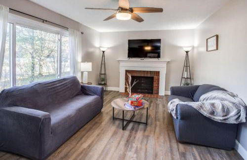 Modern & Quiet Suburban Ranch Mins to Dtwn and Stores - Foto 12