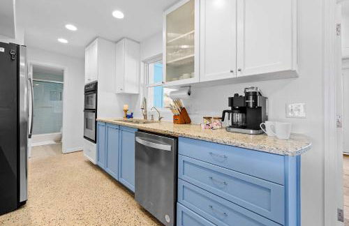 Private Pool 6 MI to Clearwater Beach Fire Pit Game Room - Photo 31