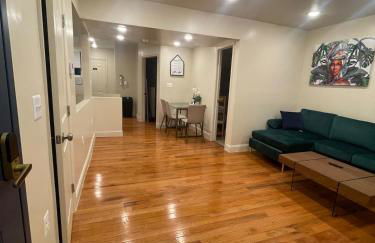 Chic 4 Br, 2Ba Apt in SE DC - Photo 1