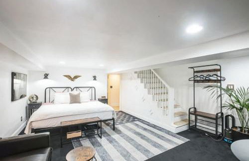 Sojourn Old Town Perfection with Fire Pit and Parking - Foto 23