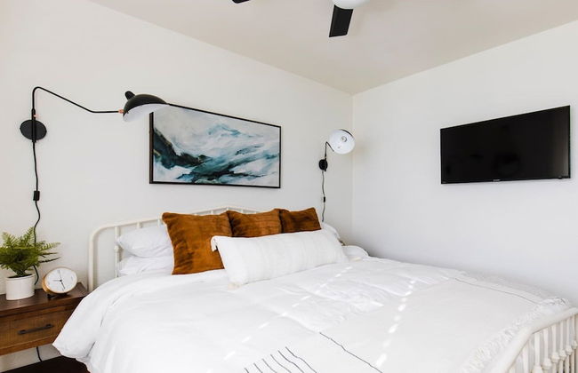 Perfect 4 Bdrm Home With Pool and Game Room! - Foto 7