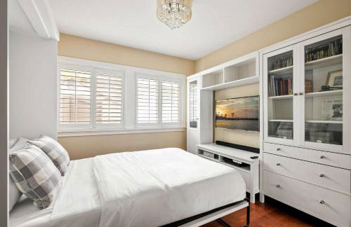 Cozy 3BR Steps to Dining & Attractions - Foto 12