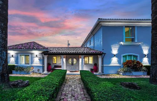 6-BD 3-BA Dreamy Vacation Retreat in Coral Terrace - Foto 1