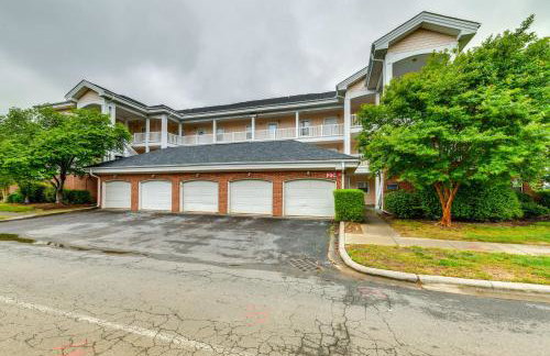 Charming Condo with Balcony, 1 Mi to UNC Charlotte! - Foto 28