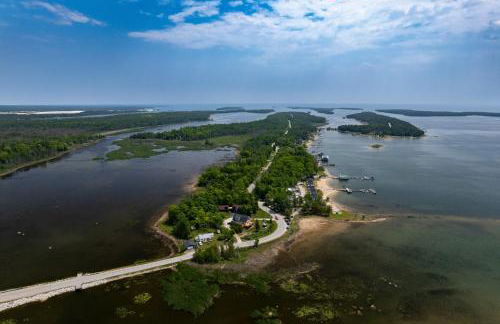 Les Cheneaux Islands Retreat 2 Boat, Fish and Swim - Foto 44