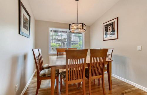 Spacious 4-bedroom home with outdoor deck - Foto 20