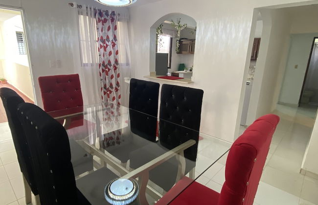 9DR 3-bedroom Apartment Near Monumental Area - Photo 11