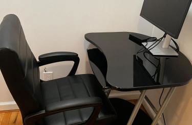 Premium Private Suite with Parking and Workspace - Foto 4