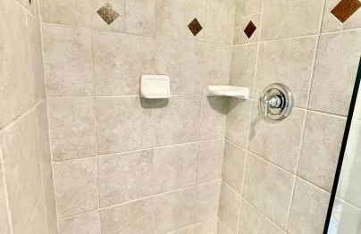 End Unit Steps from Beach Access w/ No Crazy Beach Prices - Foto 26