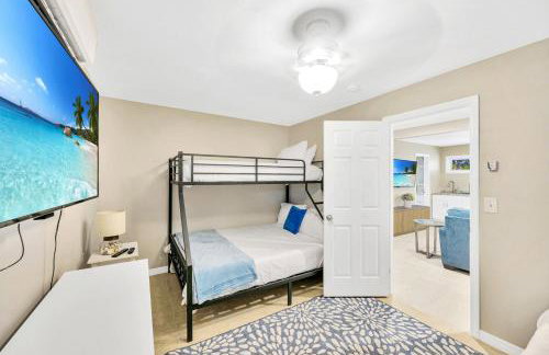 Home ON Key with pool, hot tub, putting green, arcade games, bike & mins to beach! - Foto 28