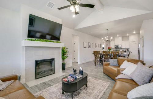 Hot Tub and Game Room Raider Resort in Lubbock - Foto 11