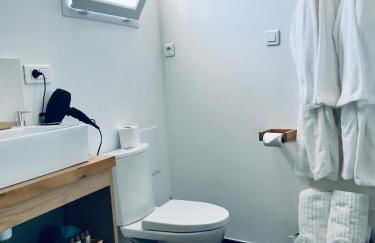 GuestHouse La Costière - logements indépendants - espace piscine jacuzzi - Foto 74