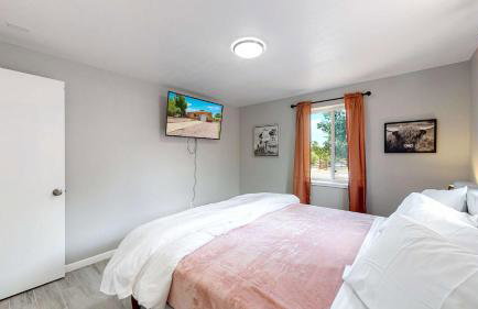 Arvada Private Family Home with Two King Beds - Foto 8