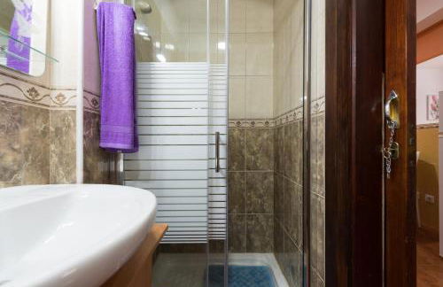 Private Solarium - 2BR House Near the Airport - Foto 28