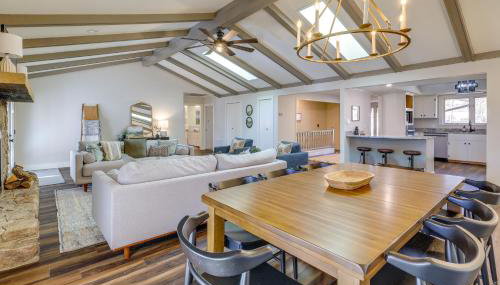 Waterfront Home on Greers Ferry Lake with Game Room - Foto 5