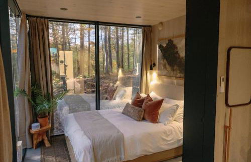 Heartleaf | Modern Lux Mirror Home | HotTub - Foto 40