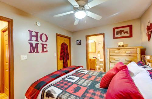 Scenic Marble Cabin with Fire Pit! - Foto 12