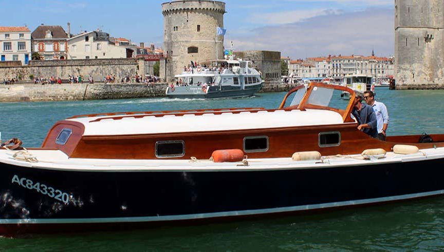 Passeio de barco tradicional pela baía de La Rochelle