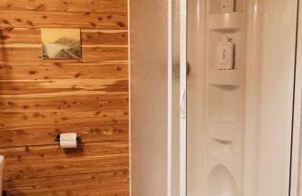 "The Lantern" Woodsy Cabin Experience w/ HotTub - Foto 15