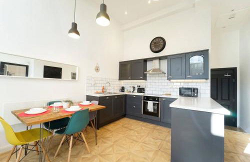 Spacious 2 bedroom city centre apartment - Foto 2