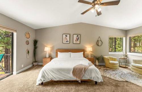 Spacious Comfort in Scenic Monument - Foto 26