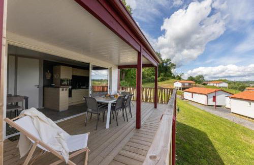 Oihana grand chalet de 2 à 6 pers climatisé avec piscine vue et calme à Hasparren-Pays Basque - Foto 1