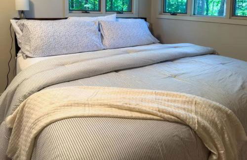 Pet-Friendly Lakefront Cabin by arc Vacation Rentals - Foto 25