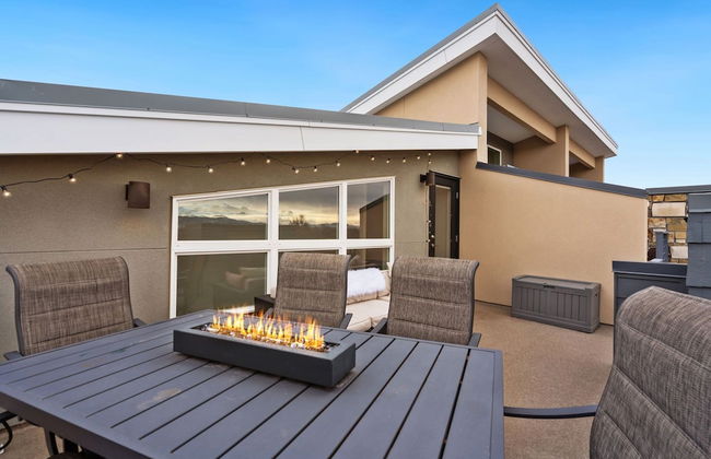 Elegant Oasis - Fireplaces, King Beds, Mtn Views! - Foto 33