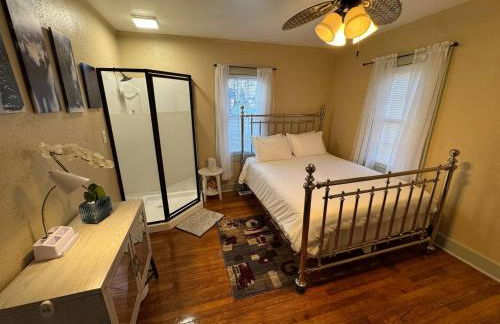 Spacious 5BR Midtown - Near Zoo and Liberty Bowl - Photo 25