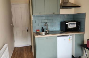 Ensuite Studio Flat Crawley-Gatwick - Foto 1