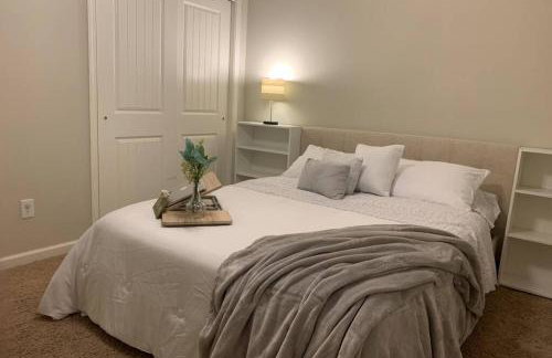 Peaceful 3BR/2BA Hidden Lake Home Near ACOM w/WiFi - Foto 5