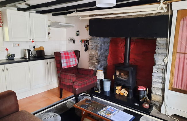 2 Bed House - Sleeps 3 - Garden - Parking - Wifi - Photo 8