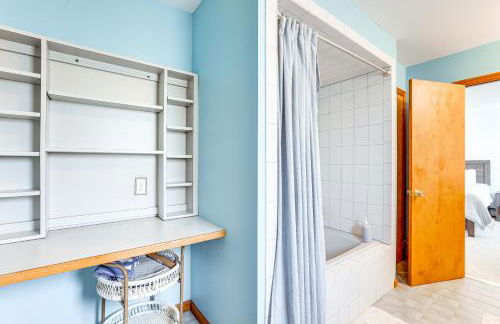 New Jersey Home with Private Office and Backyard Oasis - Foto 15