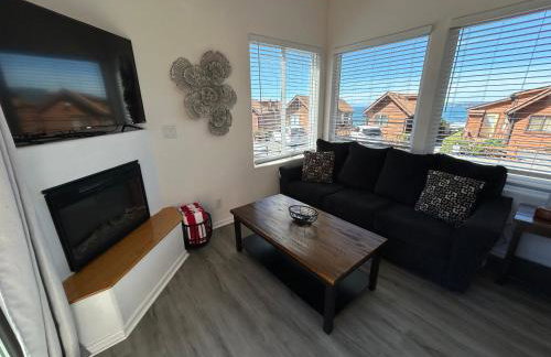 Ocean Cabin 22 with Private Hot Tub - Foto 1